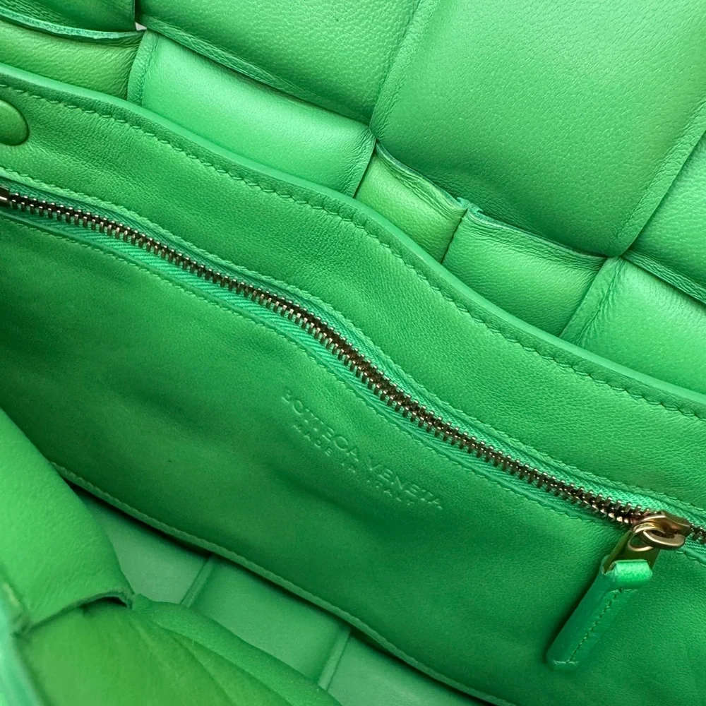 Bottega Veneta Borba Intreccio Napa: Grass green/ gold - Picture 9 of 13